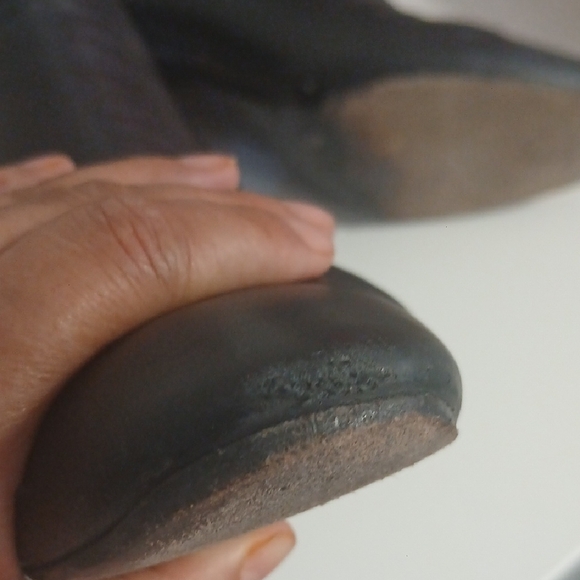 Salvatore Ferragamo Black Ankle‎ Booties with Gold Zipper - Picture 9 of 14